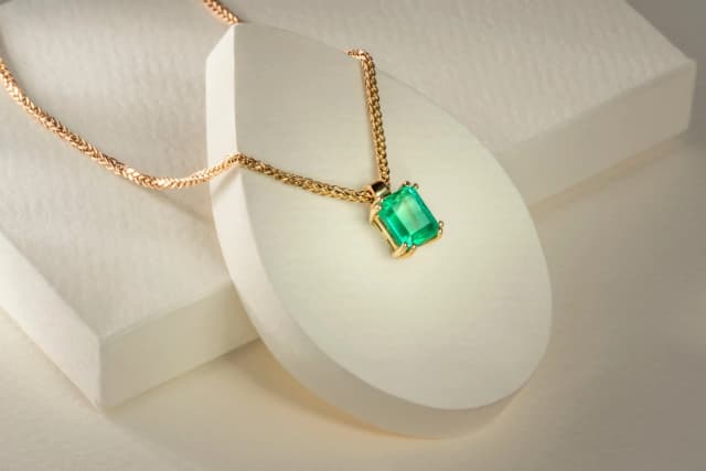 Collares